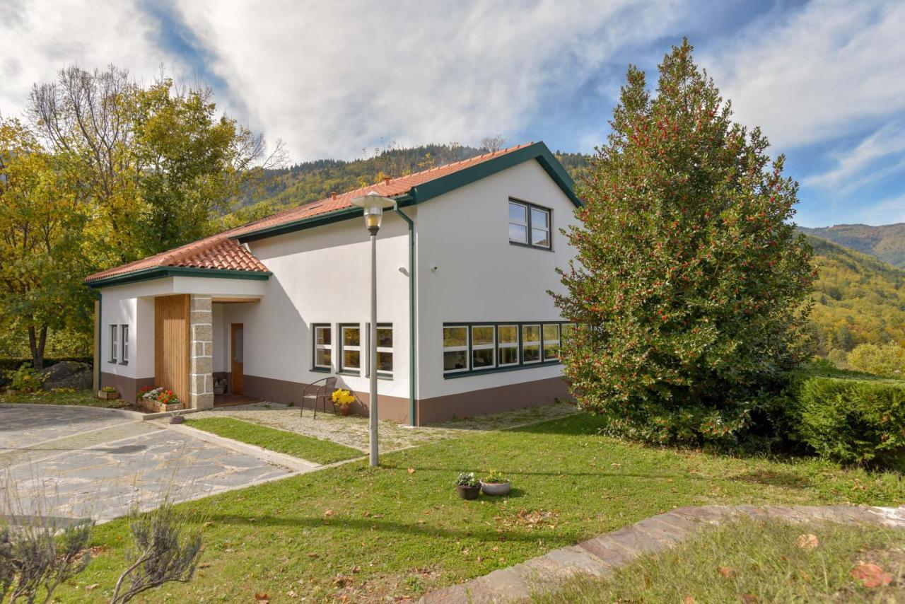 Solar Da Castanha - Forest House Manteigas Exterior photo